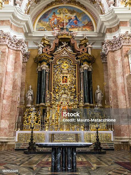Iglesia Altar Foto de stock y más banco de imágenes de Altar - Altar, Arco - Característica arquitectónica, Arquitectura