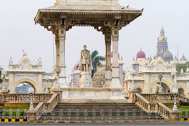 istock Statue of Maharaja Chamarajendar Wodeyar 180956901