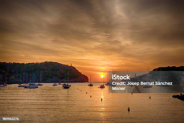 Atardecer En El Puerto De Sóller Foto de stock y más banco de imágenes de Isla de Mallorca - Isla de Mallorca, Puerto, Puerto de Sóller