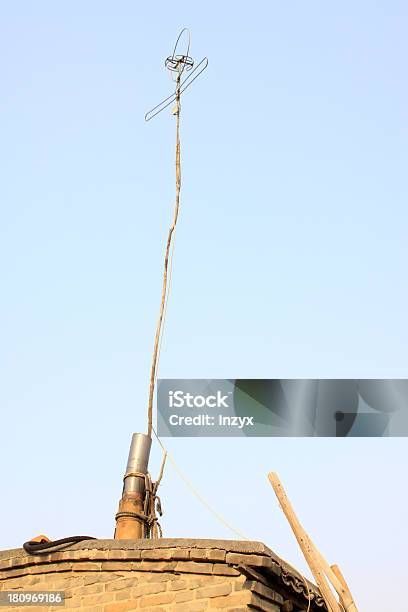 Proste Telewizor Odbiornik Sygnałów - zdjęcia stockowe i więcej obrazów Czułek - Czułek, Dach, Fotografika