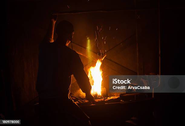 Herrero Foto de stock y más banco de imágenes de Actividad - Actividad, Adulto, Alicates