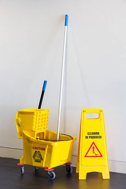 istock Mop bucket and wringer 180981088
