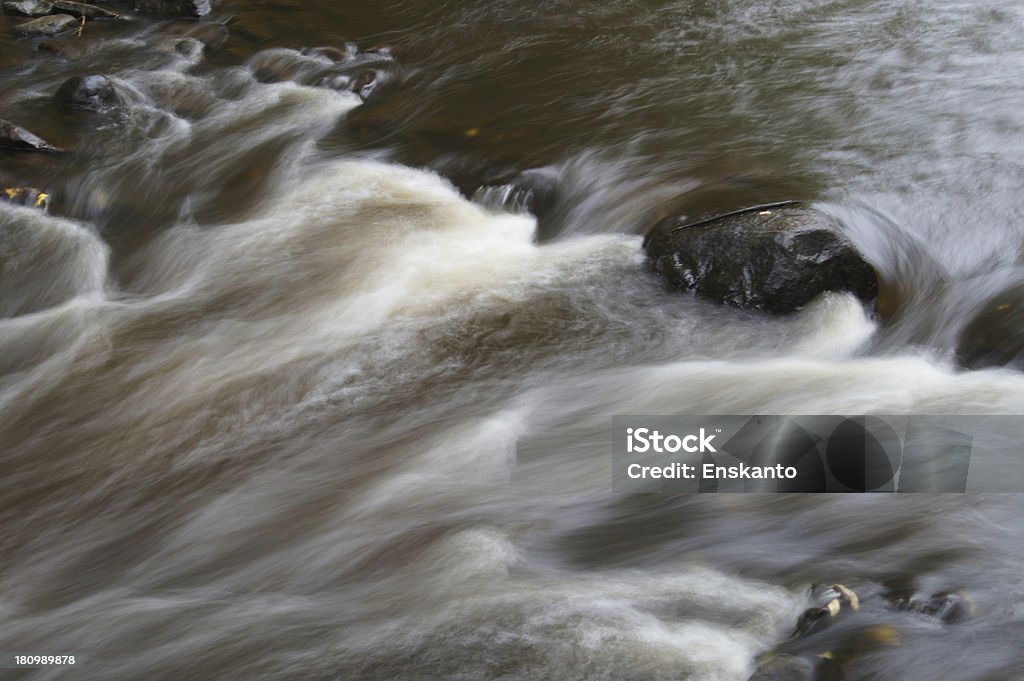 Al río - Foto de stock de Agua libre de derechos