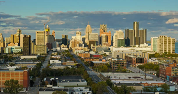 istock Downtown Detroit Cityscape at Sunset in Fall 1809906881
