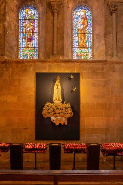 istock Lisbon Cathedral interior, Portugal 1810033286