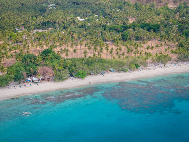 veduta aerea del resort senggigi nell'isola di lombok, west nusa tenggara, indonesia - tenggara foto e immagini stock