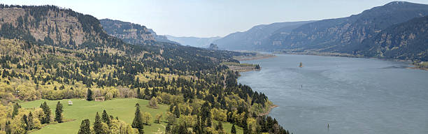 istock Columbia River Gorge Panorama 181044560
