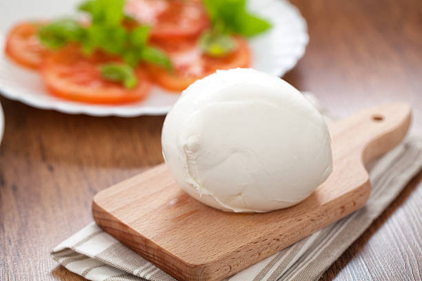 buffalo mozzarella - mozzarella caprese salad tomato italian cuisine stock-fotos und bilder