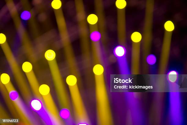 スポットライト抽象的 - 紫のストックフォトや画像を多数ご用意 - 紫, 舞台照明, 黄色