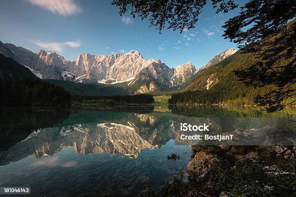 Reflexo - Fotografias de stock e mais imagens de Alpes de Julian - Alpes de Julian, Ao Ar Livre, Beira d'Água