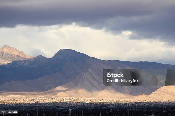 Las Vegasvalleyregensturm Auf Die Berge Stockfoto und mehr Bilder von Berg - Berg, Las Vegas, Tal