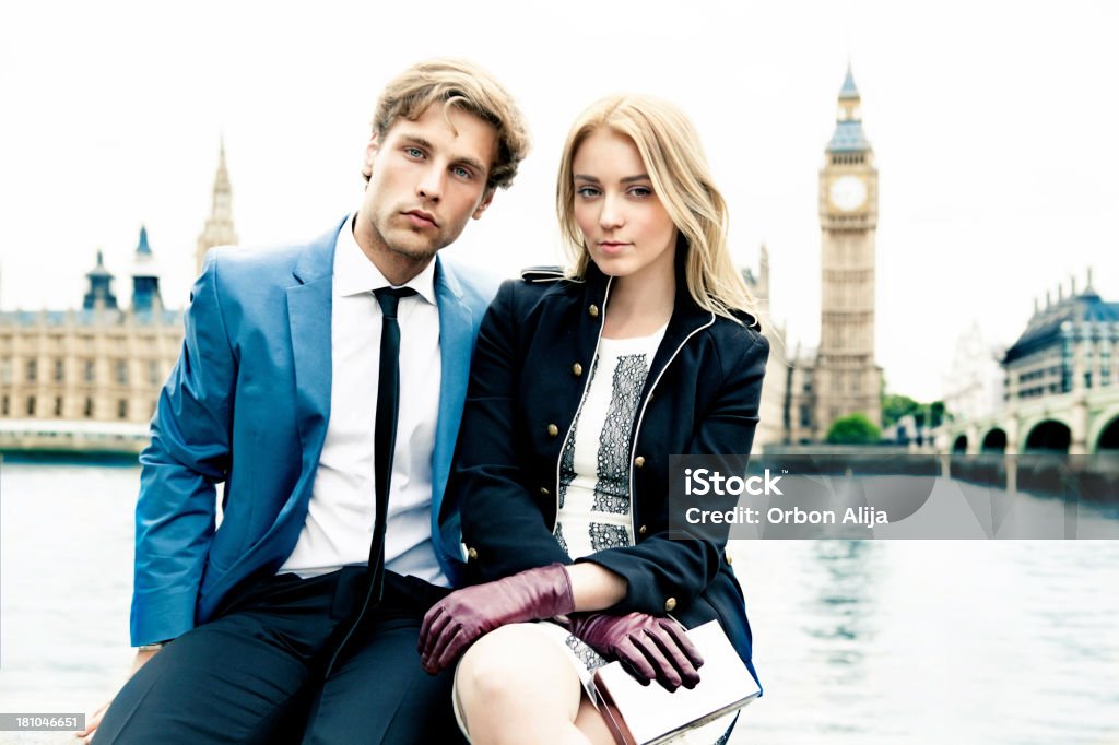 Casal de moda em Londres - Royalty-free Casal Foto de stock