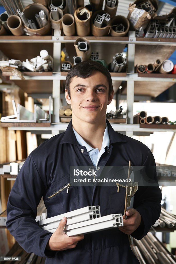 Retrato do trabalhador da fábrica de componente loja - Foto de stock de Engenheiro royalty-free