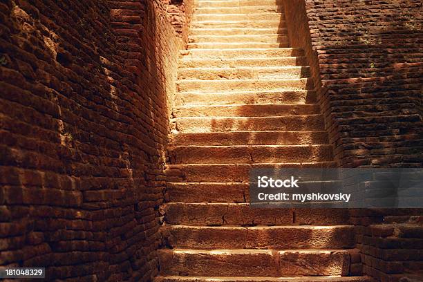 Kamienne Schody - zdjęcia stockowe i więcej obrazów Archeologia - Archeologia, Architektura, Bez ludzi