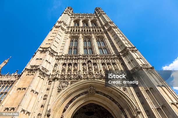 Domy Parlamentu Victoria Tower - zdjęcia stockowe i więcej obrazów Anglia - Anglia, Architektura, Bez ludzi