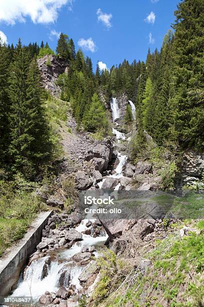 Cascada Torrente Padola Véneto Foto de stock y más banco de imágenes de Agua - Agua, Aire libre, Alpes Dolomíticos
