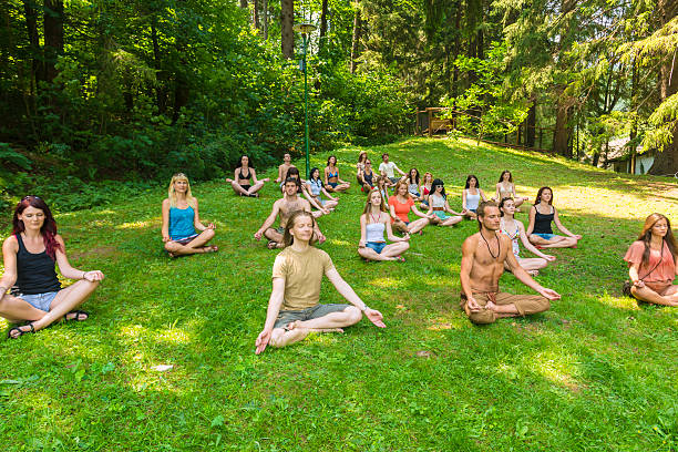 istock Yoga in the park 181048782