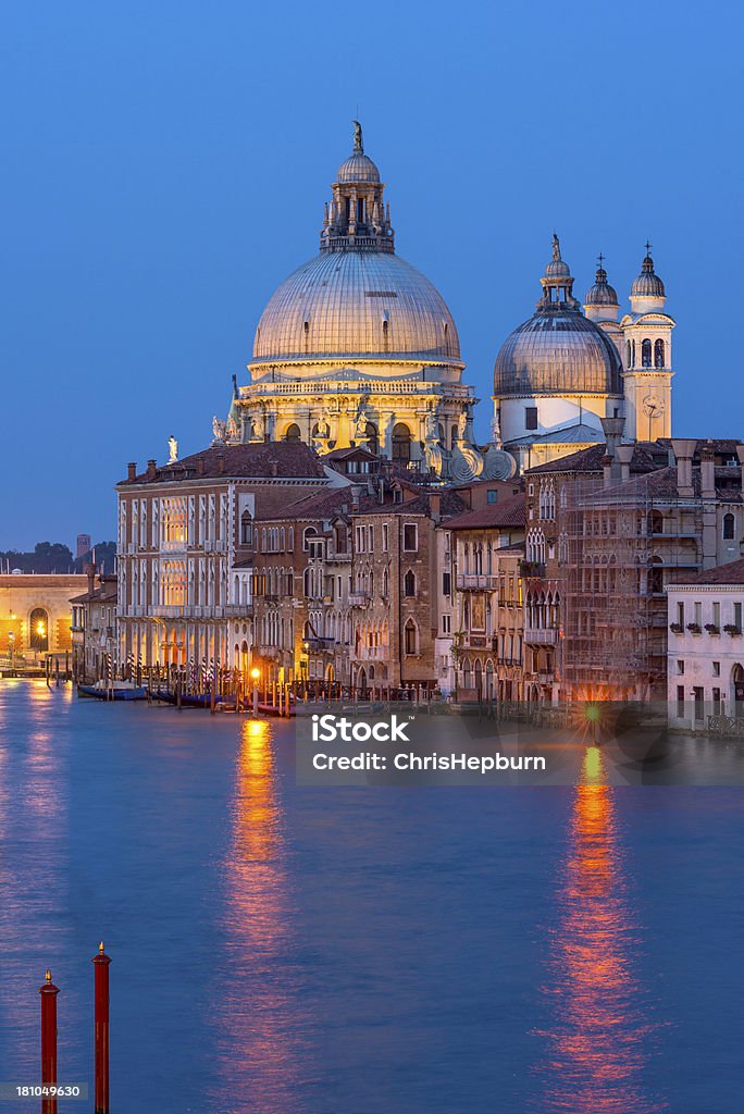 Igreja de Santa Maria Della Salute, grande Canal, Veneza, Itália - Royalty-free Anoitecer Foto de stock