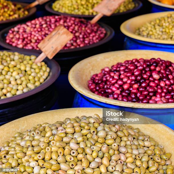 Foto de Azeitonas Frescos Para Venda Casablanca Marrocos e mais fotos de stock de Abundância - Abundância, Alimentação Saudável, Antioxidante