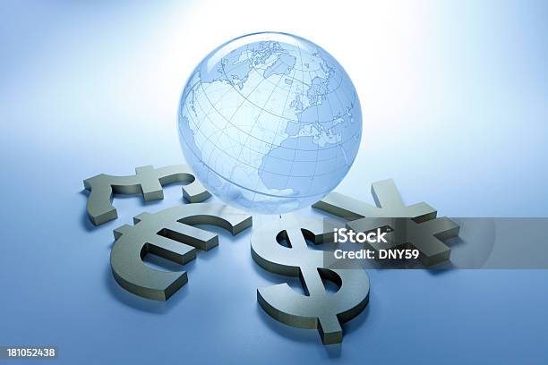Finanza Globale - Fotografie stock e altre immagini di Affari - Affari, Affari internazionali, Banconota
