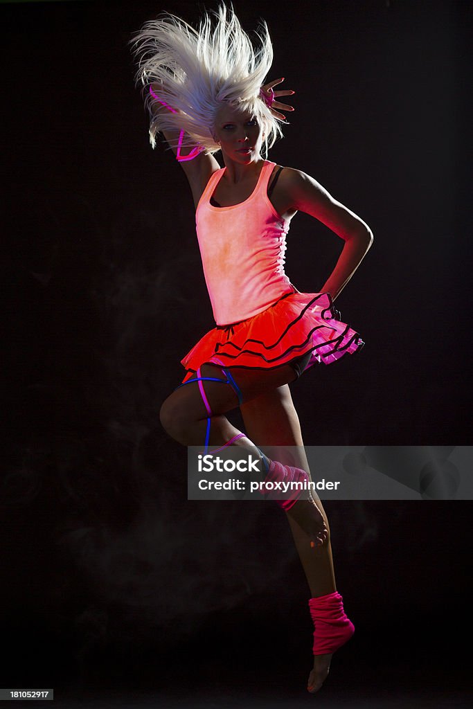 Ballerino in leggero nero - Foto stock royalty-free di A mezz'aria