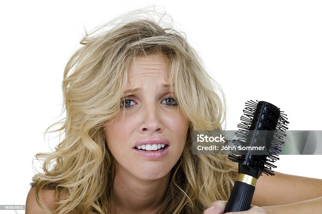 Mujer ¿Necesita ayuda para arreglar su cabello - Foto de stock de 20 a 29 años libre de derechos