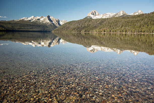 istock Moutain Lake in the high Rockies 181053599