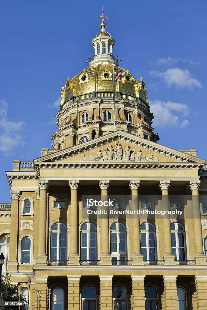 O edifício capital no Iowa de uma baixa perspectiva. - Royalty-free Ao Ar Livre Foto de stock