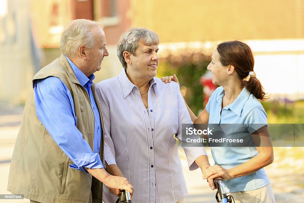 Casal Idoso com prestador de cuidados de saúde - Royalty-free Adulto Foto de stock