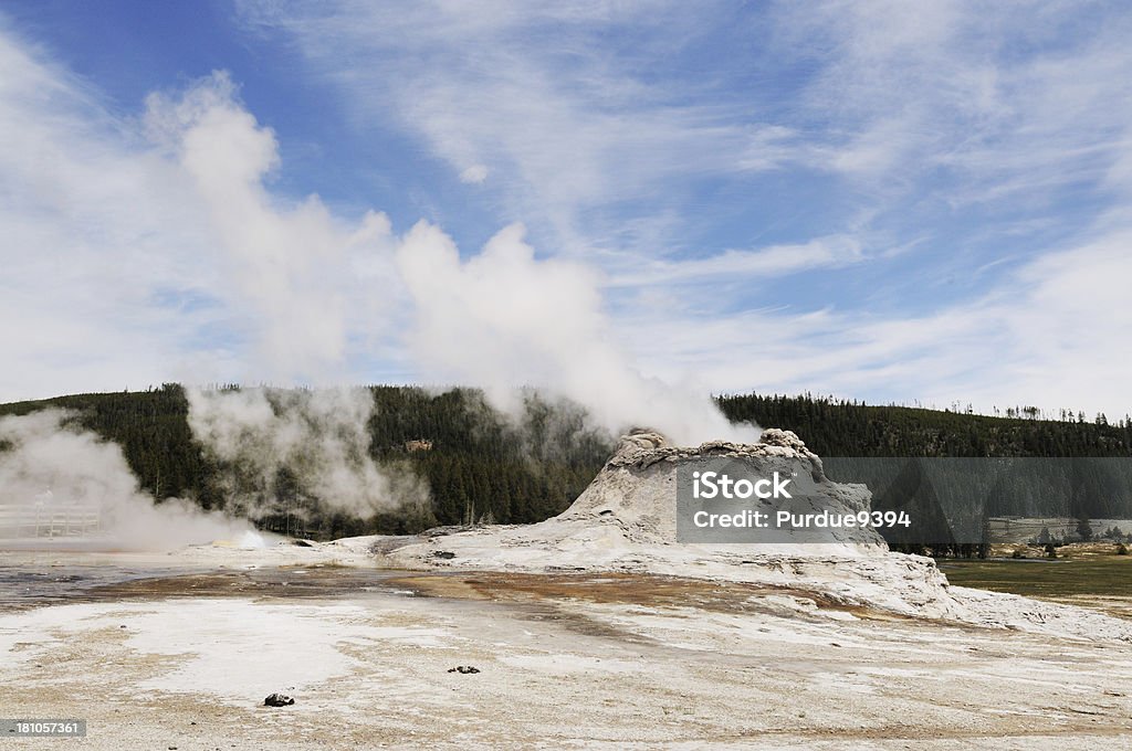 Castelo Geyser térmica funcionalidade no Parque Nacional de Yellowstone - Royalty-free Ao Ar Livre Foto de stock