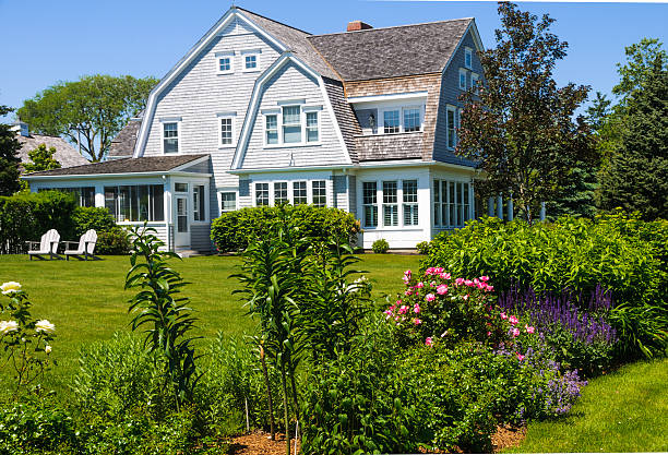 istock A house and garden at summertime 181058092