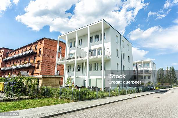 Apartmenthäuserblocks Stockfoto und mehr Bilder von Deutschland - Deutschland, Vorort-Wohnsiedlung, Städtische Straße