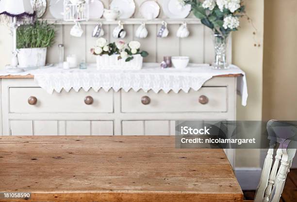 Пустой Стол В Кухне Завтрак В Номере — стоковые фотографии и другие картинки Стол - Стол, Кухня, Стиль ретро