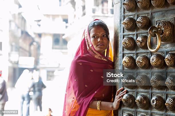 네팔 여성 여자에 대한 스톡 사진 및 기타 이미지 - 여자, 여자만, 카트만두
