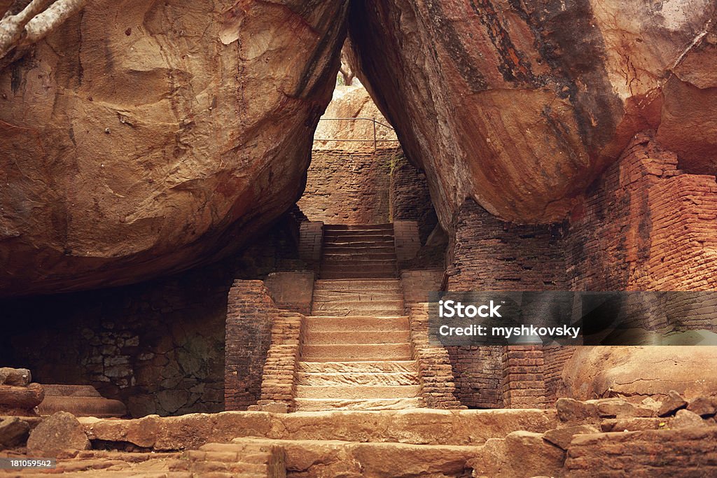 Sigiriya entrada - Foto de stock de Adoquinado libre de derechos