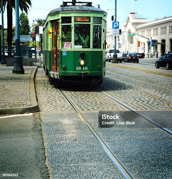 Foto de Cable Car San Francisco e mais fotos de stock de Teleférico - Veículo terrestre comercial - Teleférico - Veículo terrestre comercial, Antigo, Avenida