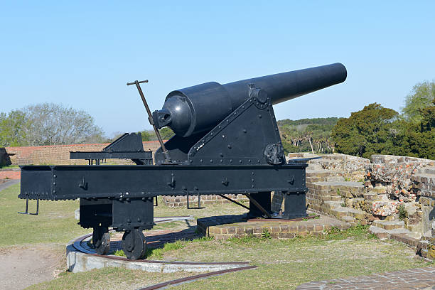 istock Cannon at Fort Pulaski 181060437