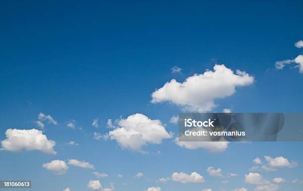 Schönen Blauen Himmel Stockfoto und mehr Bilder von Abstrakt - Abstrakt, Bedeckter Himmel, Bildhintergrund