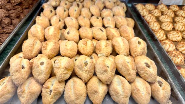 istock patisserie shop 1810609314