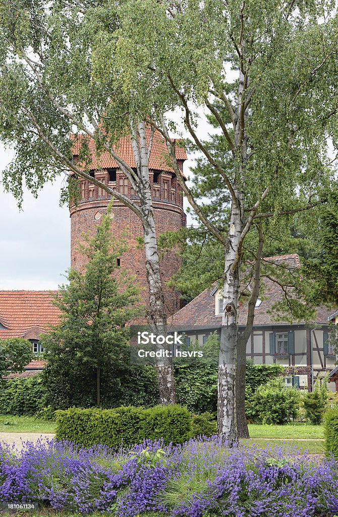 Старый тюрьме Башня на город стены Tangermünde (Германия) - Стоковые фото Архитектура роялти-фри