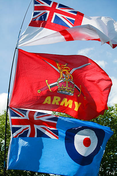 drapeaux des forces armées britanniques - air force insignia military armed forces photos et images de collection