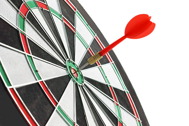 el objetivo - dartboard darts scoreboard leisure games fotografías e imágenes de stock