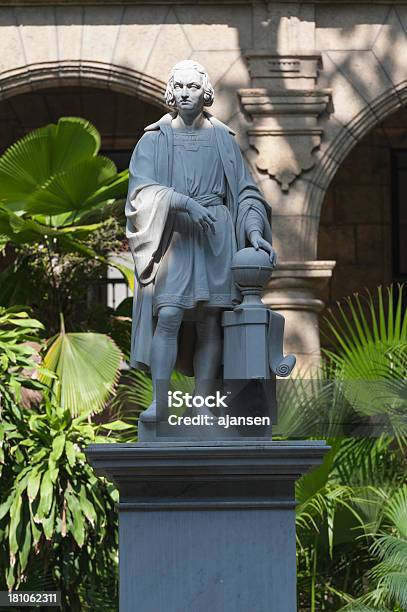 Statue Of Christopher Columbus W Centrum Hawana Kuba - zdjęcia stockowe i więcej obrazów Miasto