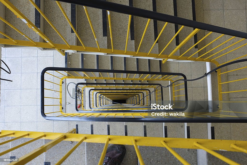 Escadaria com amarelo corrimões - Royalty-free Abstrato Foto de stock