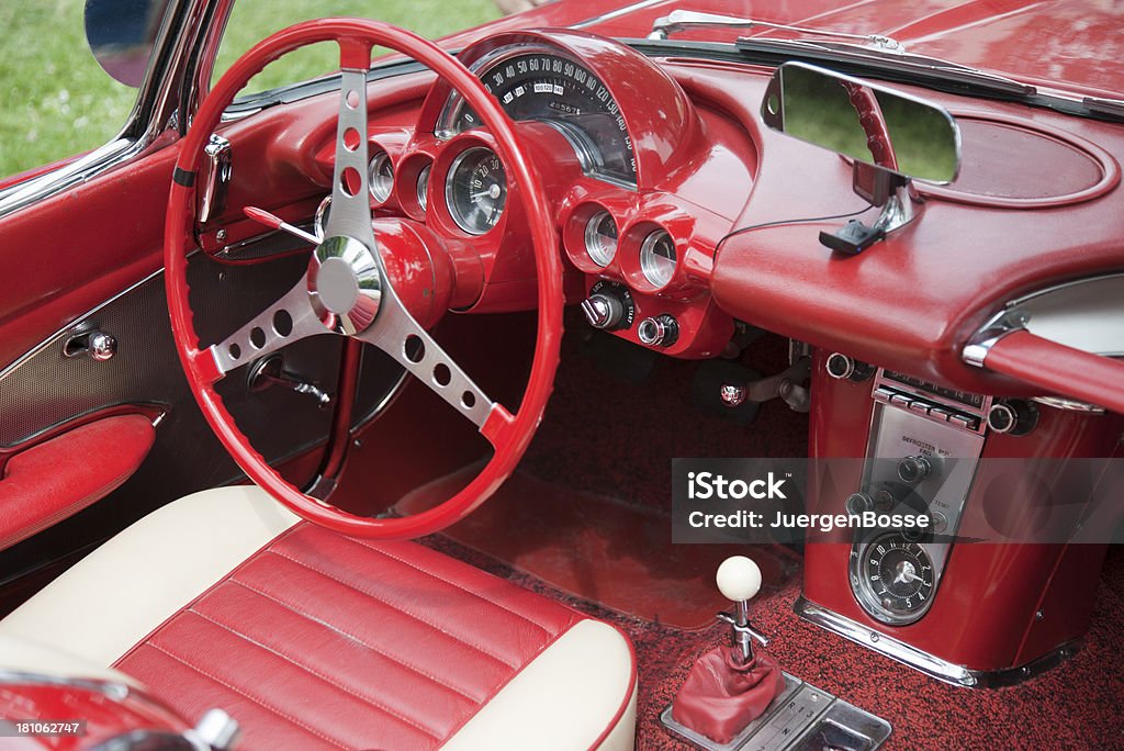 Винтажный панель из Corvette - Стоковые фото Старомодный роялти-фри