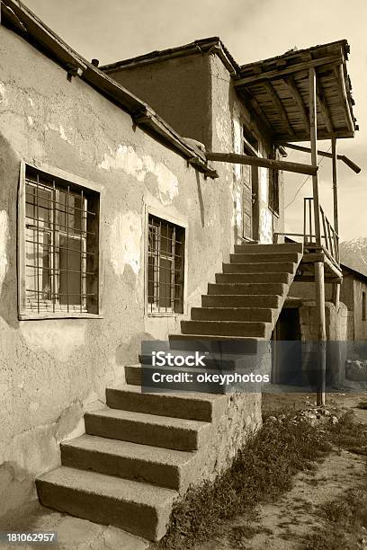 Old Casa Foto de stock y más banco de imágenes de Aire libre - Aire libre, Anatolia, Antihigiénico
