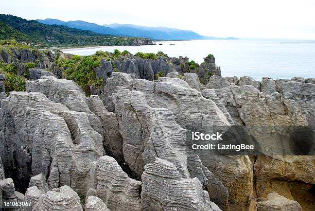 Foto de Panqueca Rocks Punakaiki Costa Oeste Nova Zelândia e mais fotos de stock de Azul