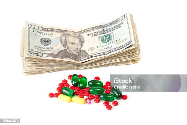 Tabletten Und Geld Stockfoto und mehr Bilder von 20-Dollar-Schein - 20-Dollar-Schein, Amerikanische Währung, Antibiotikum