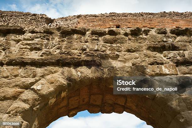 Foto de Romano Antigo Aqueduto Arch Roma Itália e mais fotos de stock de Aqueduto - Aqueduto, Arco - Característica arquitetônica, Cena Rural