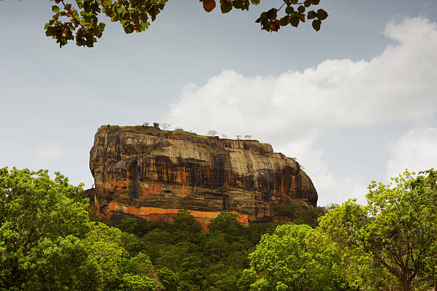 istock Lion's rock, Sigiriya 181064197